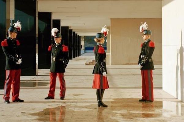 Militärfrauen in Stiefeln