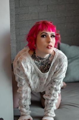 Suicide Girls - Coralina - Nasceu para ser rosa