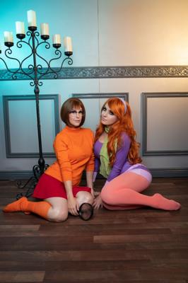 Jessica Nigri und Meg Turney Velma und Dapne