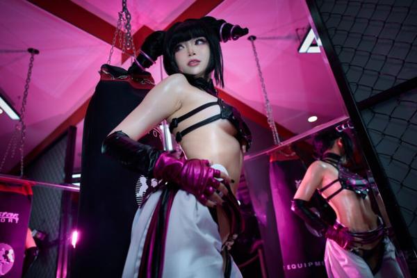 Cosplay - Juri Teasing