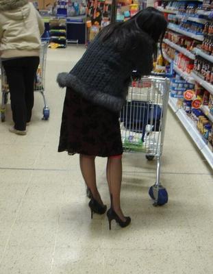 Shopping Mall Candids - Femmes en bas cousus