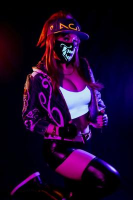 Meg Turney Schwarzlicht-Akali