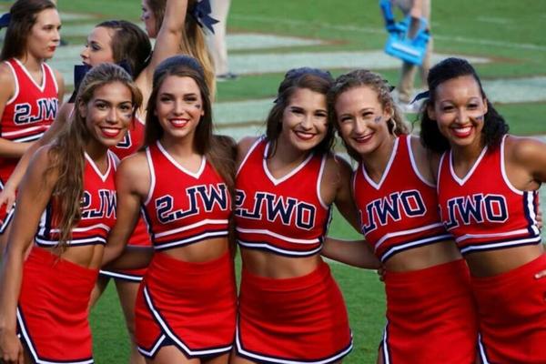 Cheerleaders of the Final Four: Florida Atlantic