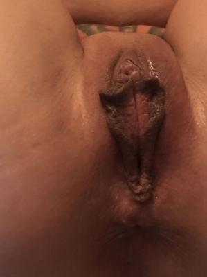 Shaved amateur with big pussy lips