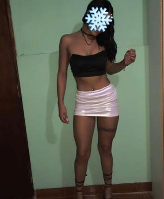 Vestida para ir de discotecas