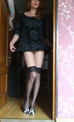 Sexy en chaussettes hautes et collants