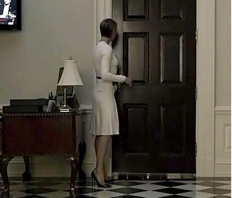 HOUSE OF CARDS Robin Wright in stockings ?