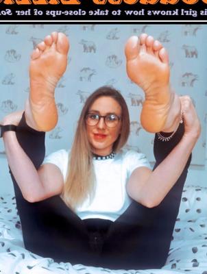 Goddess Lizzie - My Feet Collection