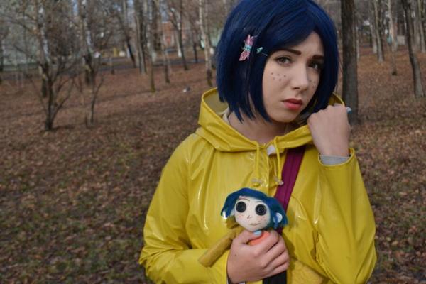 Coraline cosplay