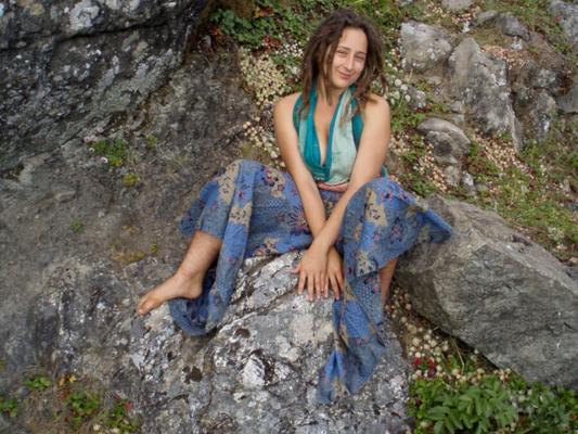 diosa hippie zoyra peluda fetiche al aire libre parte