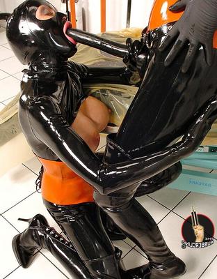 Black-Rubber-Strap-On-Fuck-&-Suck