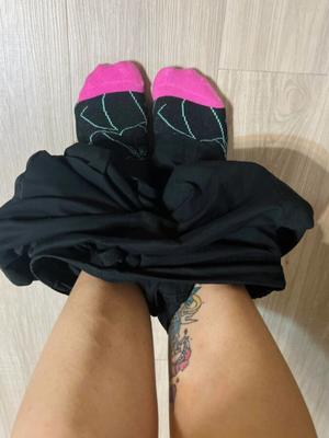 Les filles en chaussettes me font bander