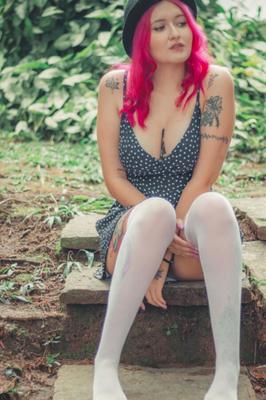 Suicide Girls - Joymermaid - El camino al jardín secreto