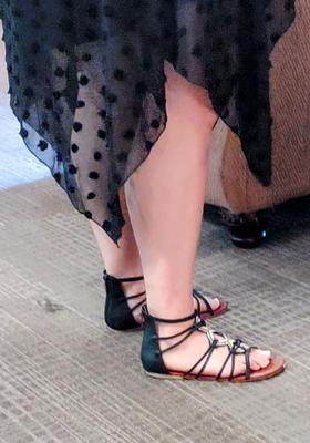 Esposa en sandalias para comentar