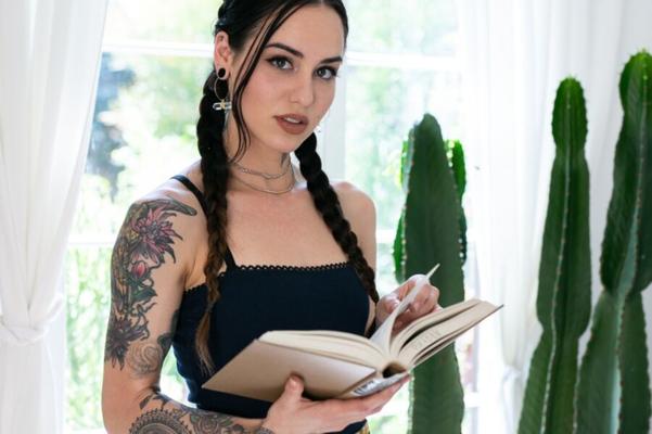 Suicide Girls – Brea – A Mood Apart