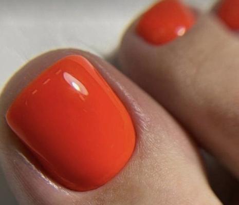 uñas de los pies rojas