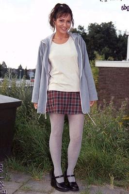 linda - schoolgirl in gray stockings