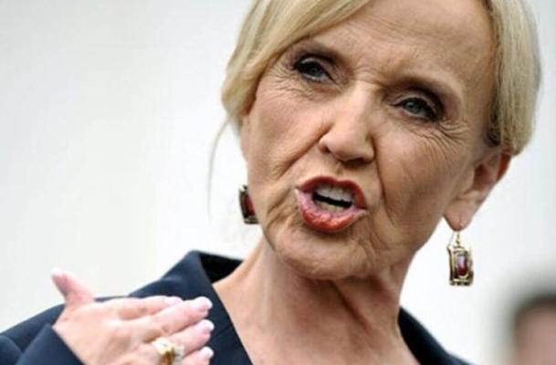 Jan Brewer est une domina de rêve pour moi