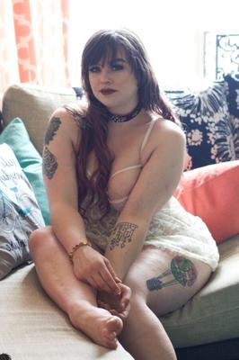 Suicide Girls – Brittfallingupinthesky – Ivory Wine