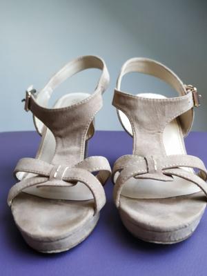 Stepdaughter beige Sandals