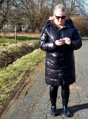 Fetisch Sklavin wieder im Wald