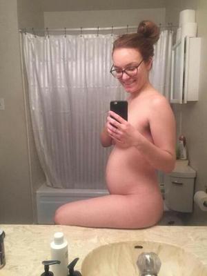 June 23 Pregnant selfies 