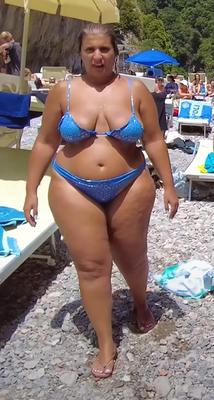 Um corpo para gourmets belezas na praia!