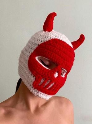 Sub máscaras, Hats 'n Hoods